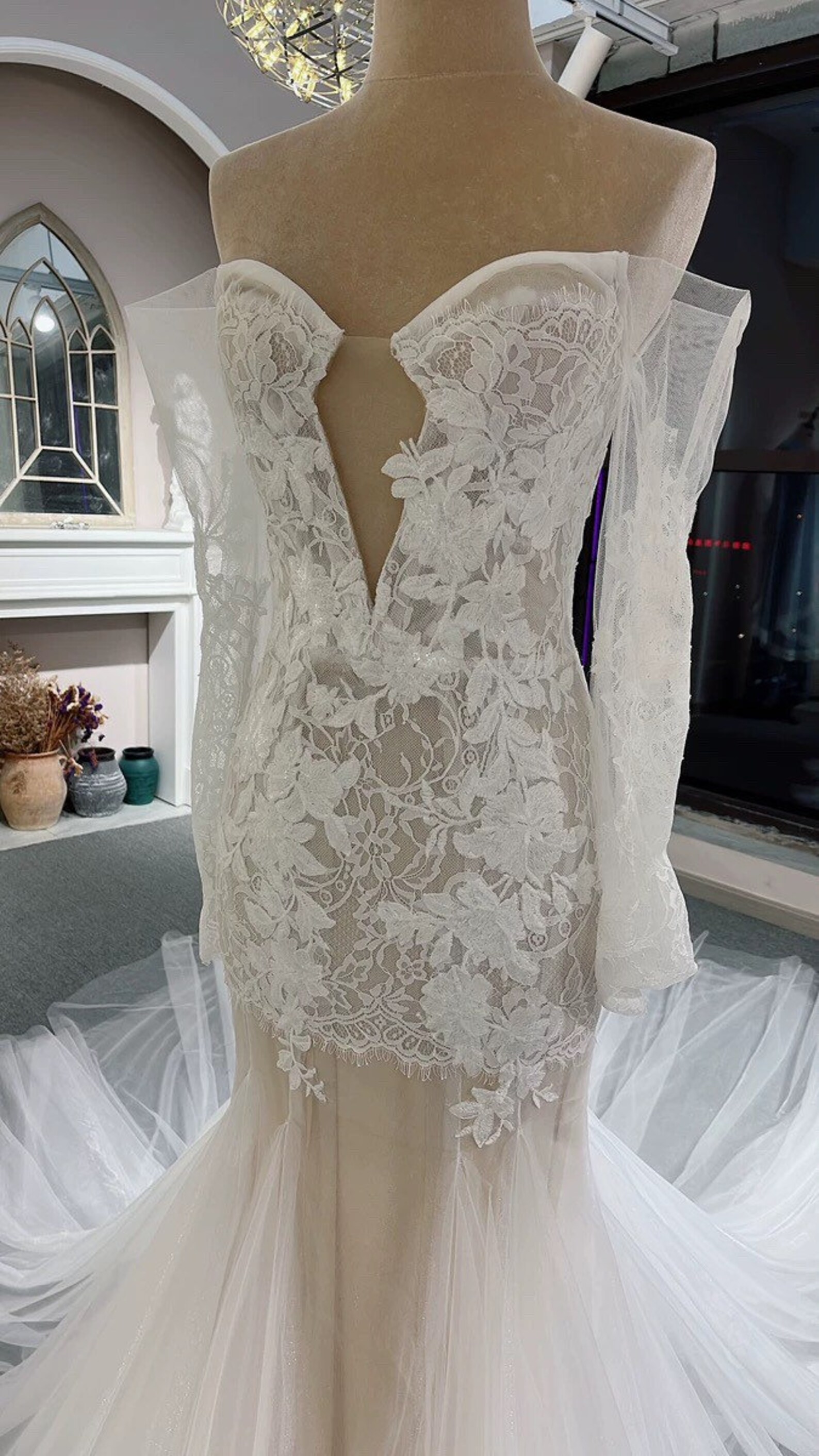 Aurora Off-Shoulder Lace Mermaid Dress main image 1