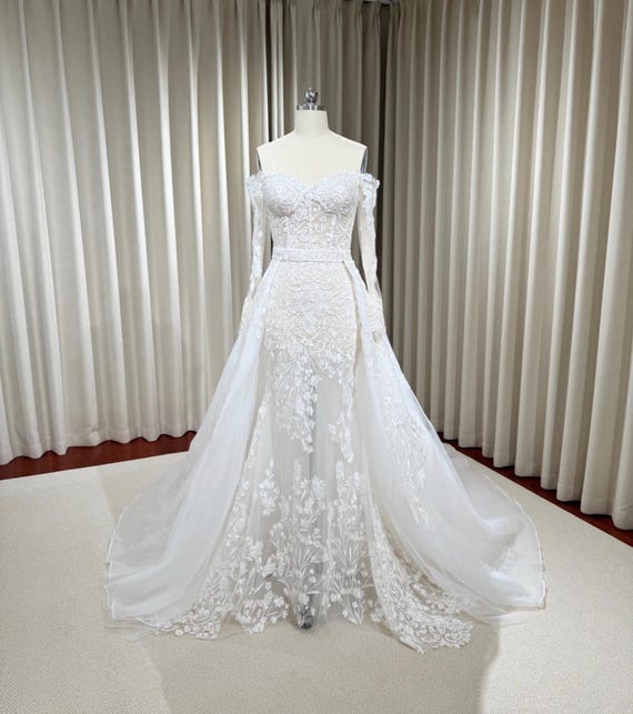 Long Sleeve Off Shoulder Lace Mermaid Wedding Dress with Detachable Train Long Sleeve Off Shoulder Lace Mermaid Wedding Dress with Detachable Train