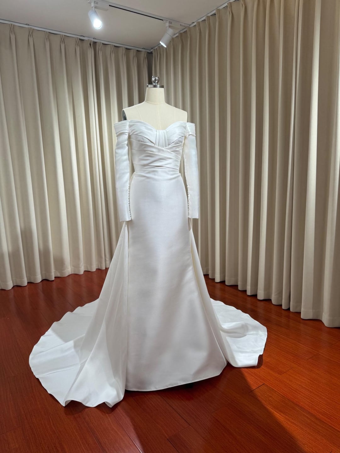 Unique Mermaid Off The Shoulder Pleats Satin Long Sleeves Wedding Dress Brides Dress main image 0