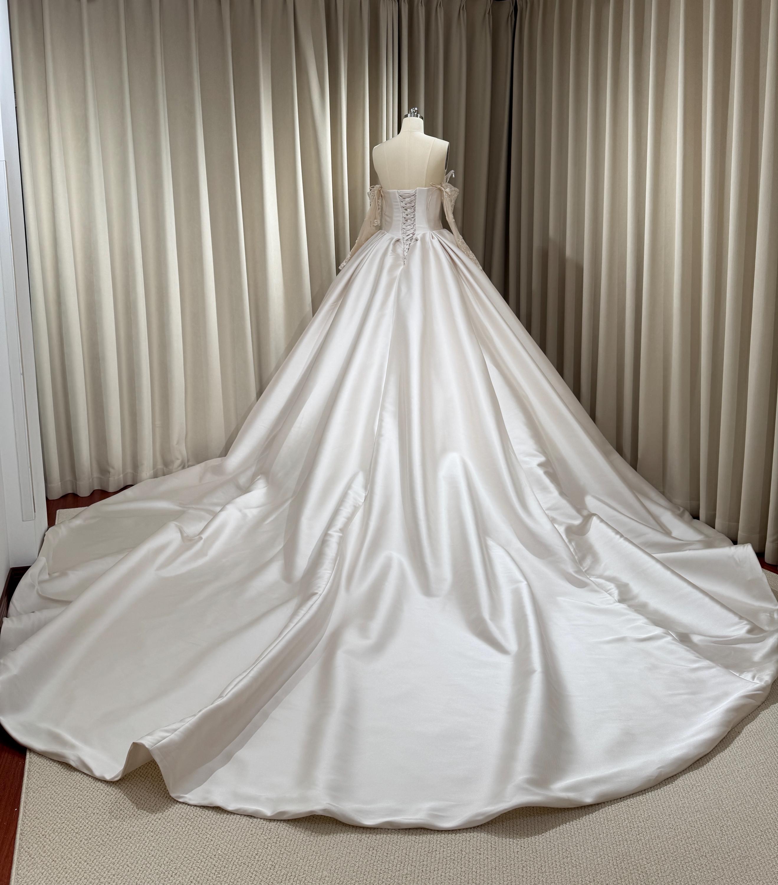 Detachable Lace Long Sleeve Satin Corset Basque Waist Wedding Ballgown with Bow | Victoria Detachable Lace Long Sleeve Satin Corset Basque Waist Wedding Ballgown with Bow | Victoria