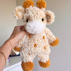 Handmade Giraffe Lovey Plush – Fluffy Stuffed Animal for Safari Decor, Unique Gift Idea or Cozy Plush Toy for All Ages