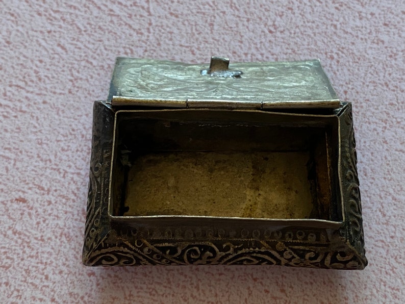 Vintage Trinket Box in Silver Tone Metal Trinket Box Snuff Box Etsy