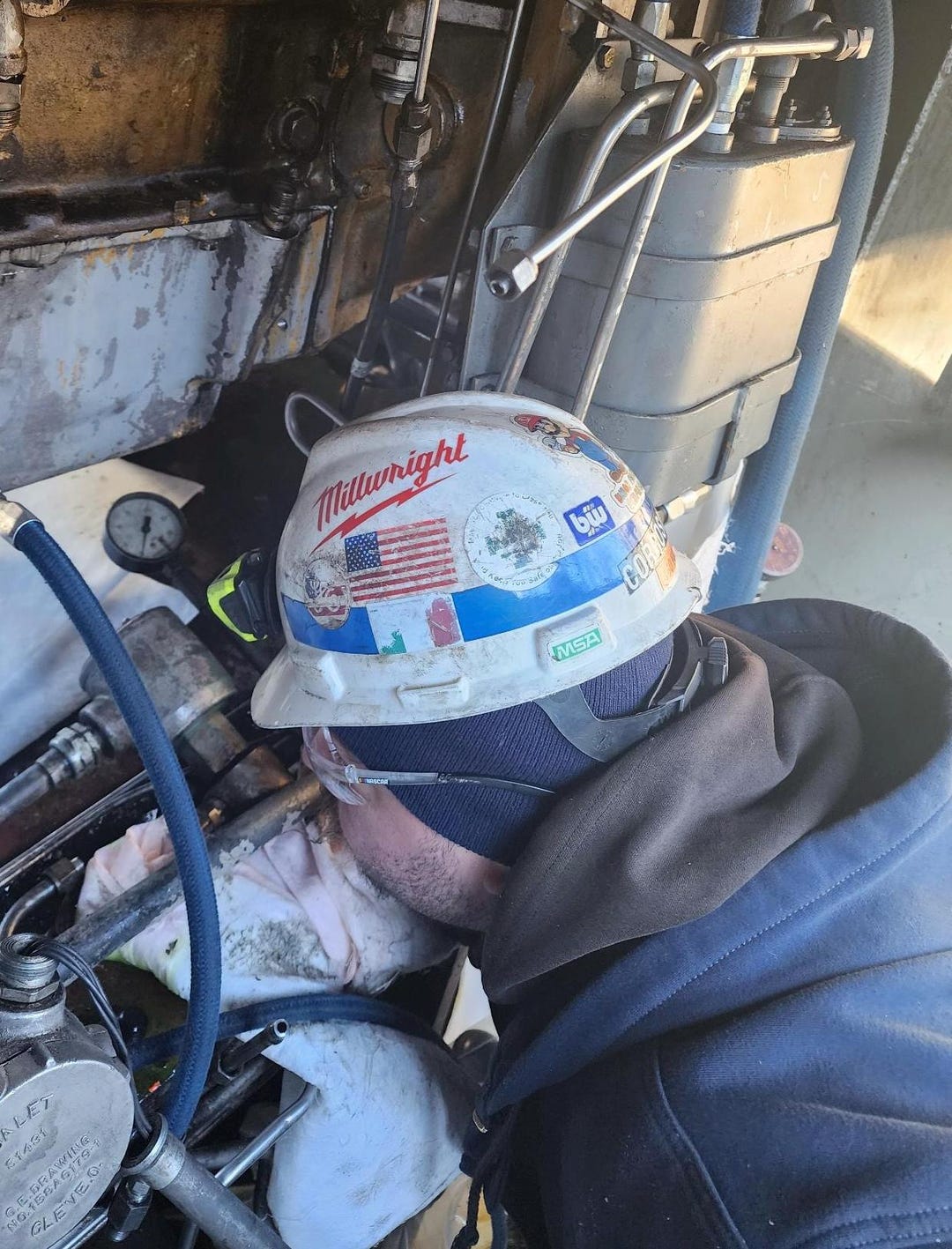 3-PERICOLO Redneck... Elmetto, Pranzo Box Produzione - Foto 4