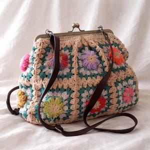 Floral Granny Square Crochet Crossbody Bag, Handmade Cottagecore Purse, Vintage Inspired Shoulder Bag, Boho Flower Handbag