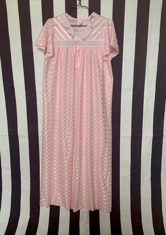 Vintage 70s White Pink Nightdress with Lace and B… - image 7