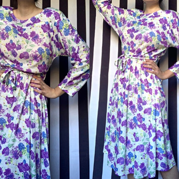 Vintage 80s jersey midi dress with purple floral print & shoulder pads, retro bohemian tea dress with long sleeves and stretchy waist, UK14