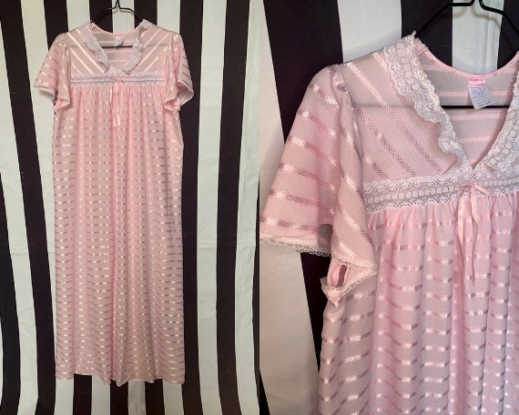 Vintage 70s White Pink Nightdress with Lace and B… - image 1