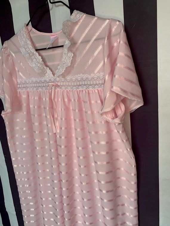 Vintage 70s White Pink Nightdress with Lace and B… - image 4