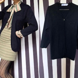 Vintage 80 navy blue 100% merino wool Jaeger cardigan, retro preppy single button knitwear, grandma chic elegant jumper, UK8 UK10 Small