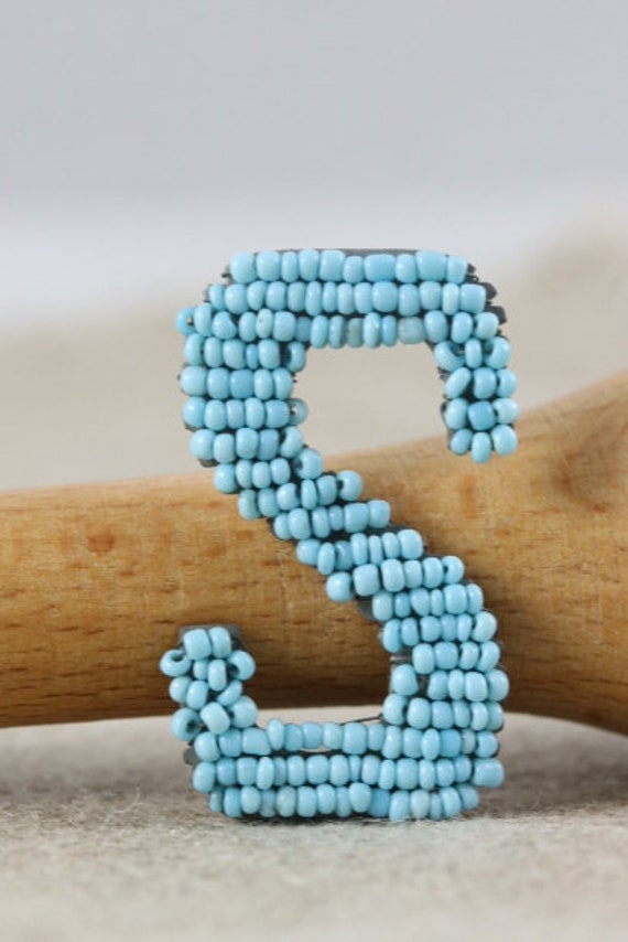 Vintage 1900 Old French Blue Beaded Letter S For Wedding Lettre à Coudre en Perles de Verre sur Fer 