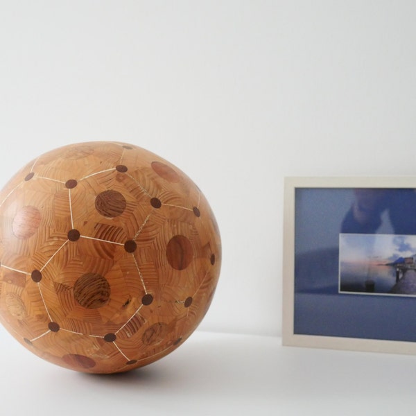 Ball | Wood | Facets | Single copy