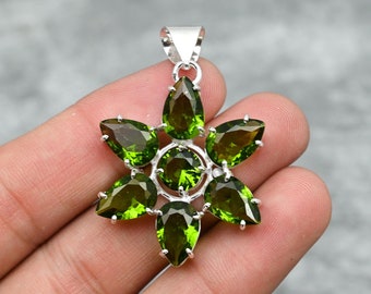 Colgante de peridoto Colgante de plata de ley 925 Colgante de piedra preciosa de peridoto Joyería de plata hecha a mano Regalo de joyería de peridoto para su colgante de flor