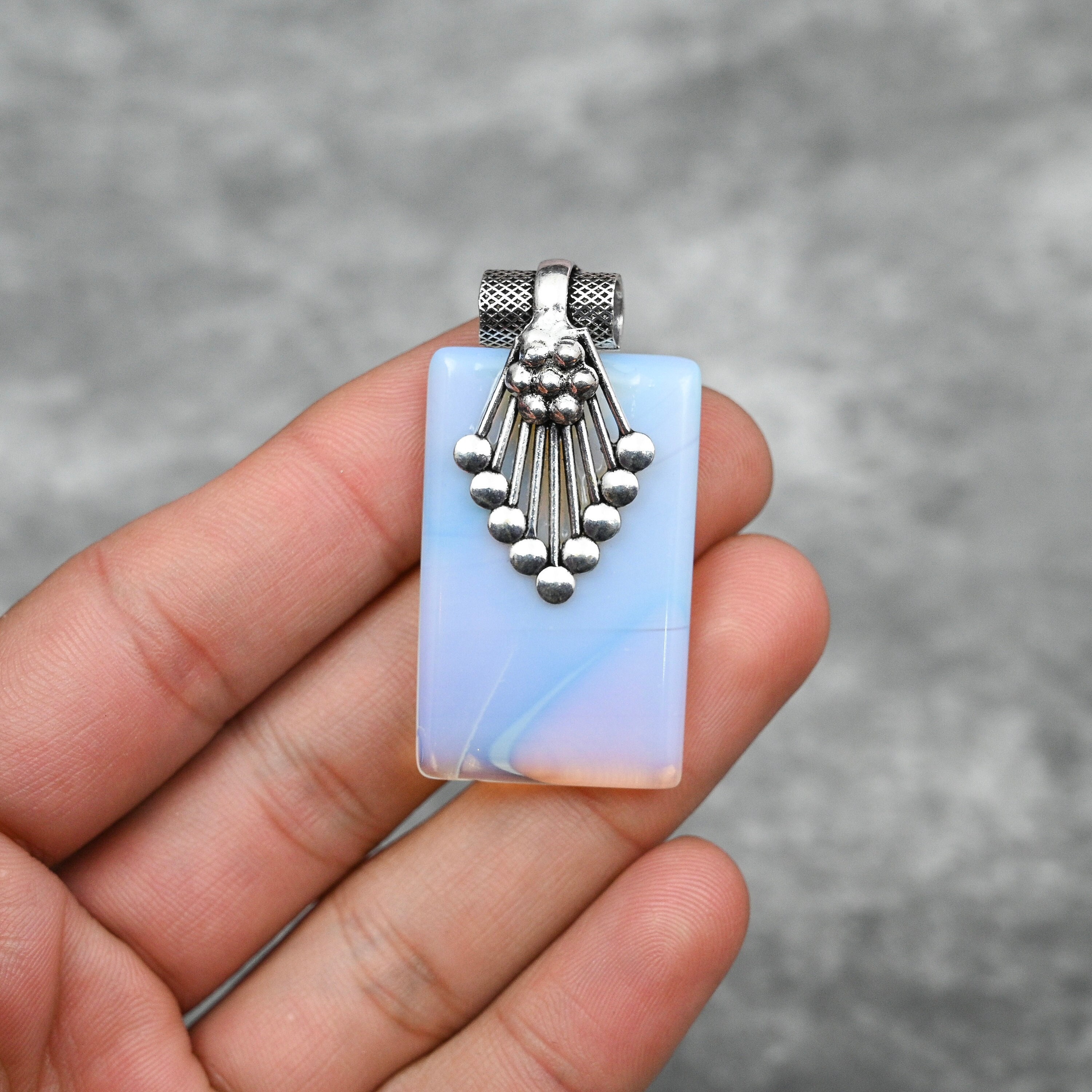 ミルキーオパールペンダント 925スターリングシルバーペンダント