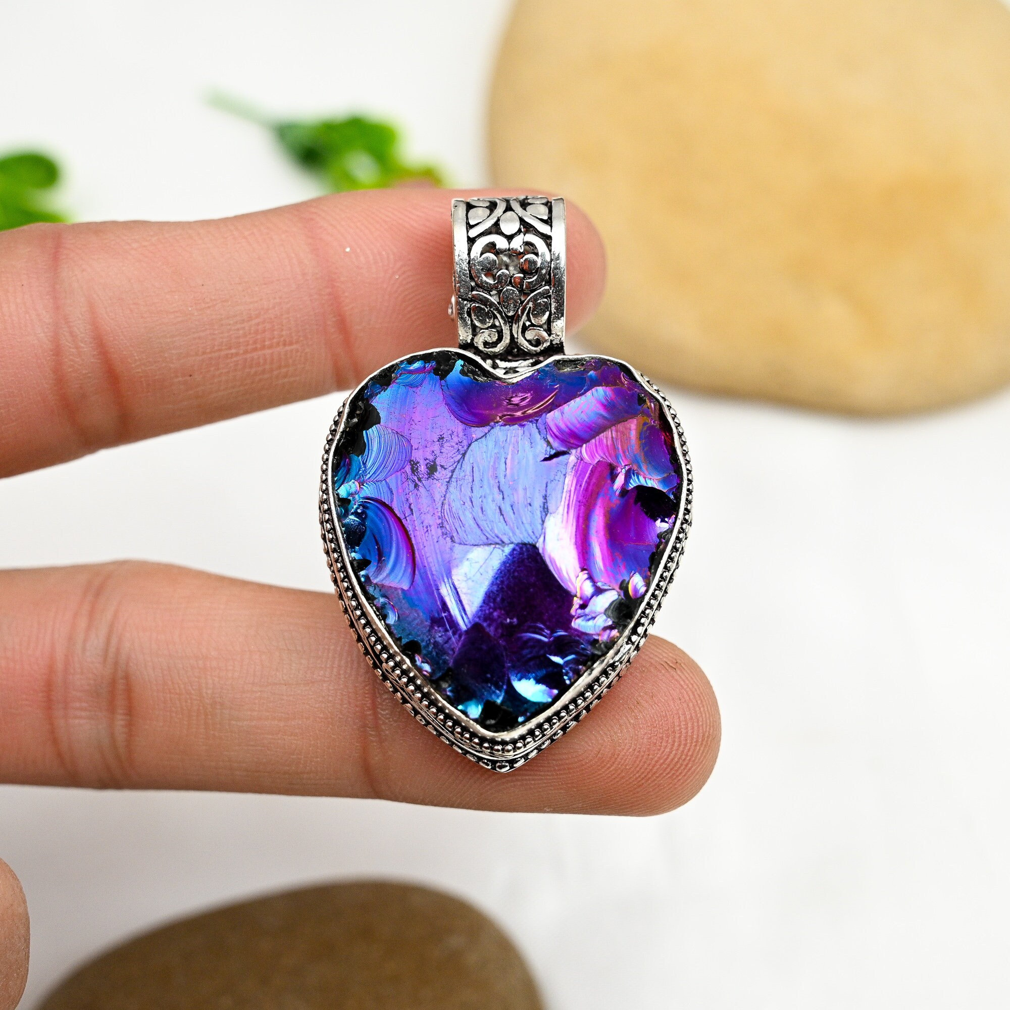 Ciondolo a forma di pavone in argento sterling con conchiglia di