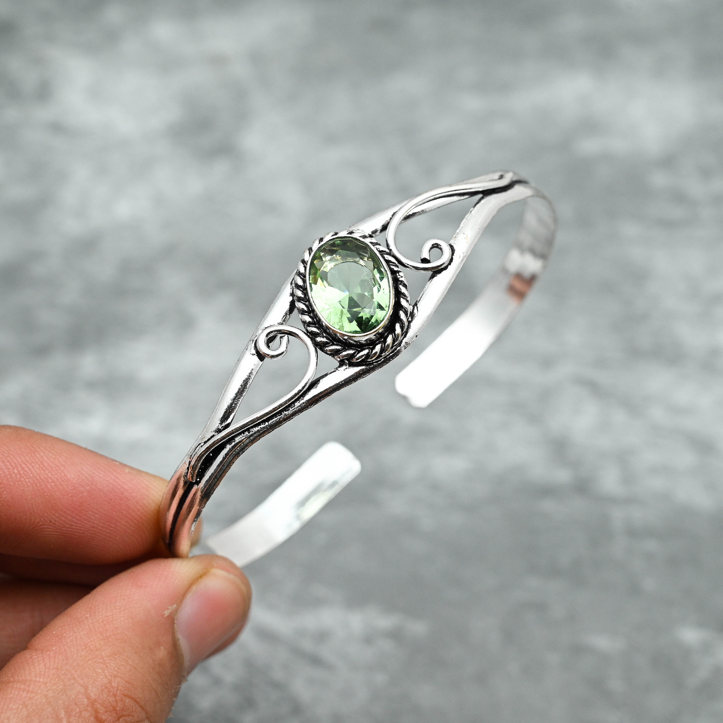 ジュン Juun.J Half Zip-up Pullover Sweater (BLACK)の商品ページ