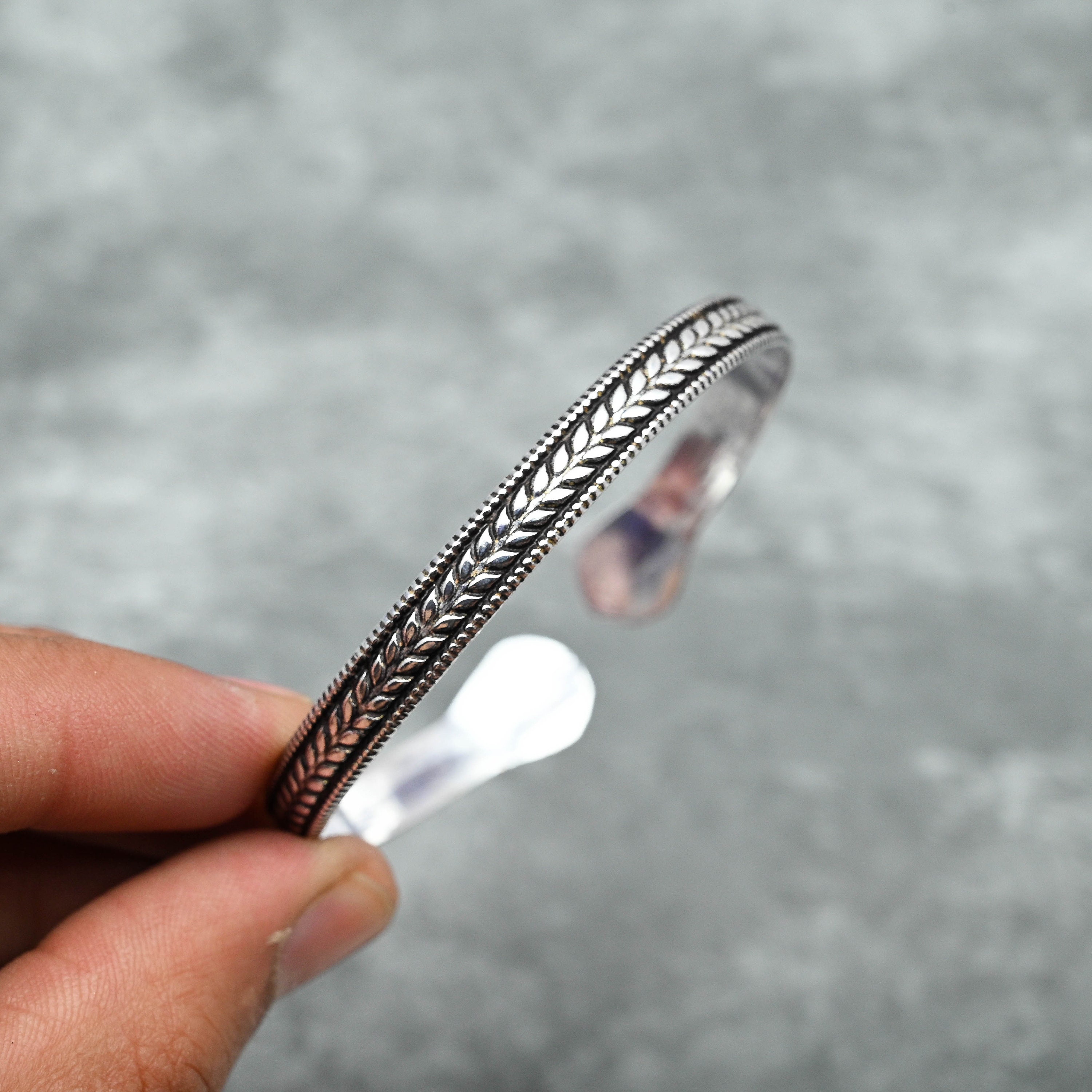 レッドコーラルブレスレット 925スターリングシルバーバングル レッド