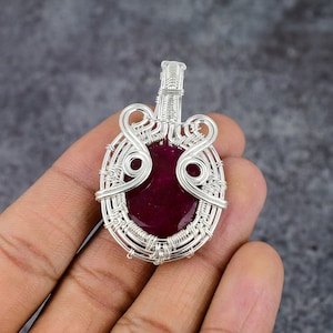 Colgante de rubí rojo de Cachemira, colgante de plata envuelto en alambre, colgante de piedra preciosa de rubí, joyería de plata hecha a mano, joyería de rubí, regalos para su madre