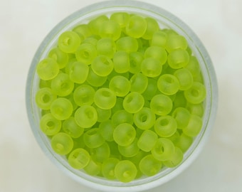 Cuentas redondas Miyuki 6/0 - Verde lima transparente mate - 6-143F