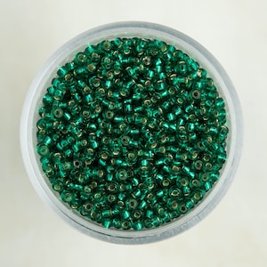 Miyuki 11/0 Round Seed Beads - Silver Lined Emerald - 11-017