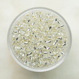 Miyuki 8/0 Round Seed Beads - Silver Lined Crystal - 8-001