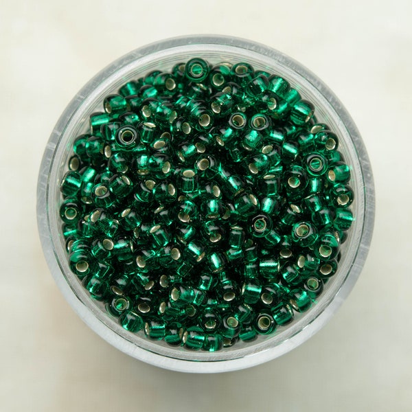 Miyuki 8/0 Round Seed Beads - Silver Lined Emerald - 8-017