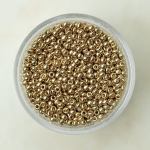 11-4204, Miyuki 22g Duracoat Galvanized Champagne 11-4204, Miyuki 22g Duracoat Galvanized Champagne