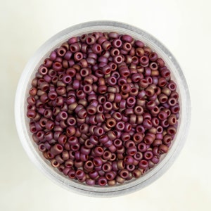Miçangas redondas Miyuki 11/0 - Arco-íris fosco esmaltado vermelho escuro - 11-4696