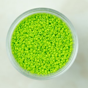 Miyuki 15/0 Round Seed Beads - Duracoat Opaque Dyed Neon Green Kiwi - 15-4471