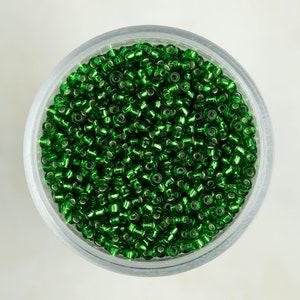 Miyuki 11/0 Round Seed Beads - Silver Lined Green - 11-016