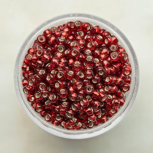 Miyuki 8/0 Round Seed Beads - Silver Lined Ruby Red - 8-011