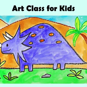 Puede incluir: Una colorida pintura a la acuarela con el texto "Art Class for Kids". La obra representa un dinosaurio azul con manchas naranjas, sobre un fondo de colinas marrones, una palmera y hierba verde. El estilo es simple e infantil.