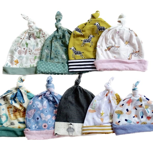 Bonnet lutin pour bébé aux motifs variés