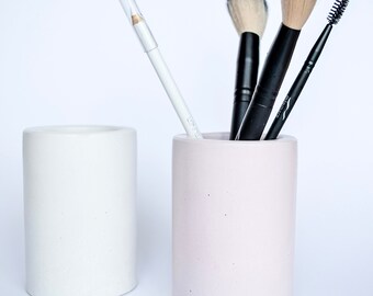 Concrete Toothbrush Holder, Bathroom Storage Cup, Pencil Holder, Sturdy Desk Organizer, Industrial Desk Decor, Office Gift for Coworker