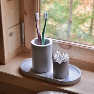 コンクリートバスルームシンクアクセサリーセット、トレイ、歯ブラシホルダー、綿棒ホルダー、バスルームオーガナイザー、セメントシンク収納3点セット