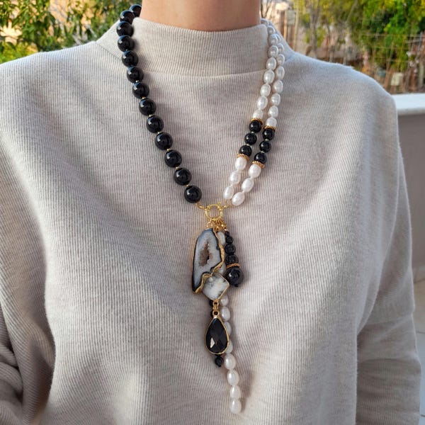 Baroque pearl onyx layered necklace. Chunky statement gemstone beaded necklace Mother's day mom gift. Handmade jewelry. Birthday women gift