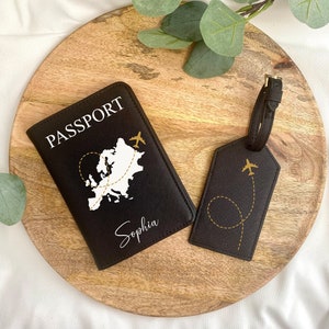 Reisepasshülle personalisiert mit Namen und Weltkarte/Flugzeug - Kofferanhänger - Geschenkidee - Hülle für Reisepass - Schwarz