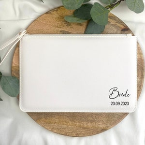 Personalisierte Brauttasche Clutch Tasche Täschchen Geschenk für die Braut Kunstleder Lederlook Tasche Hochzeit Bild 2