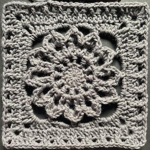 Feelin&#39; Fine Flower Granny Square Crochet Pattern 9x9in