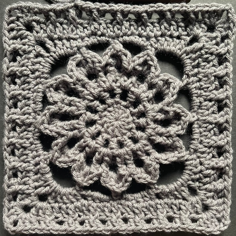 Feelin' Fine Flower Granny Square Crochet Pattern 9x9in image 1