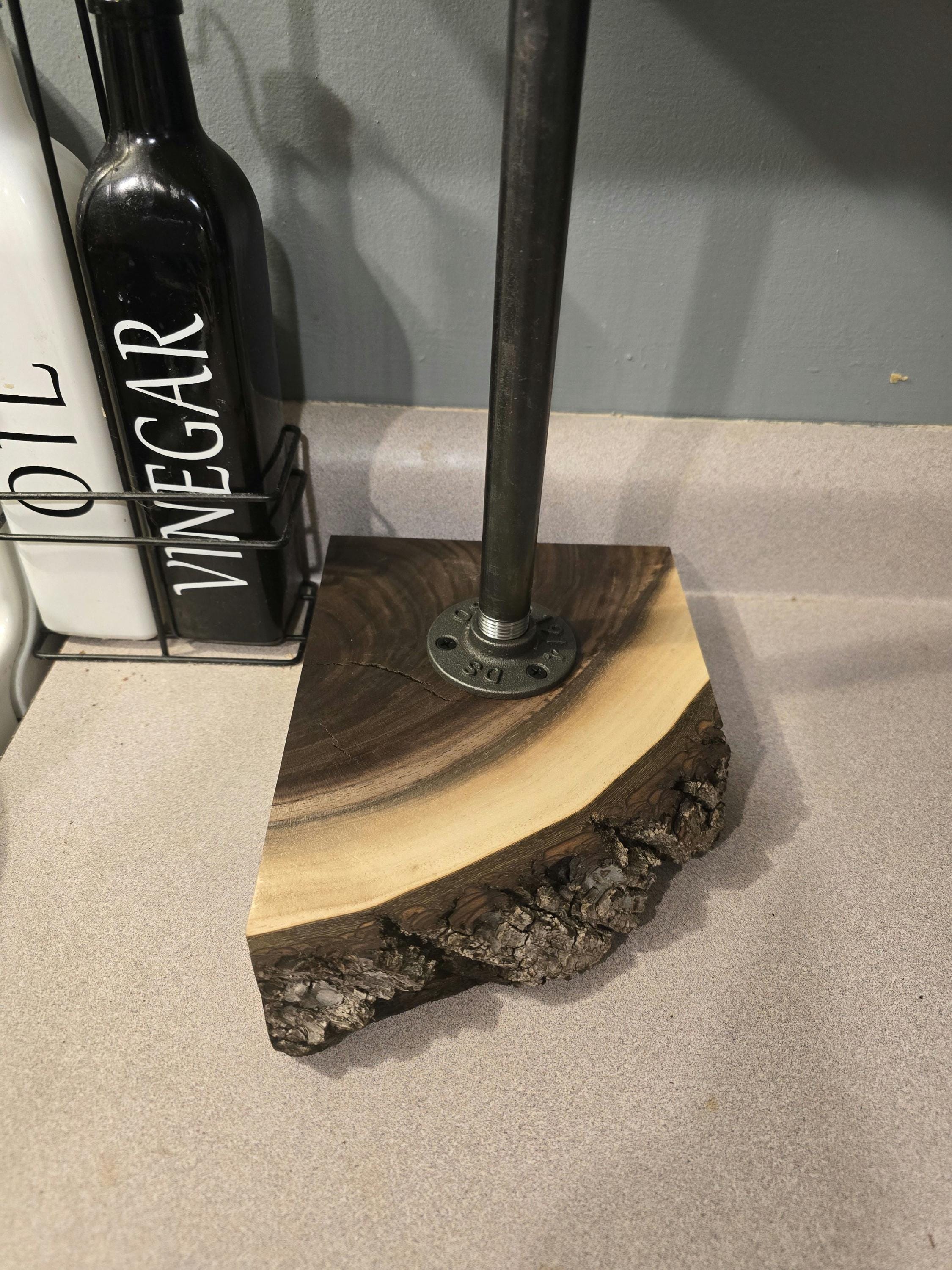 Paper towel holder