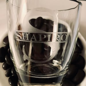Set of 4 Customizable monogram etched glasses. Thick bottom. 13oz.