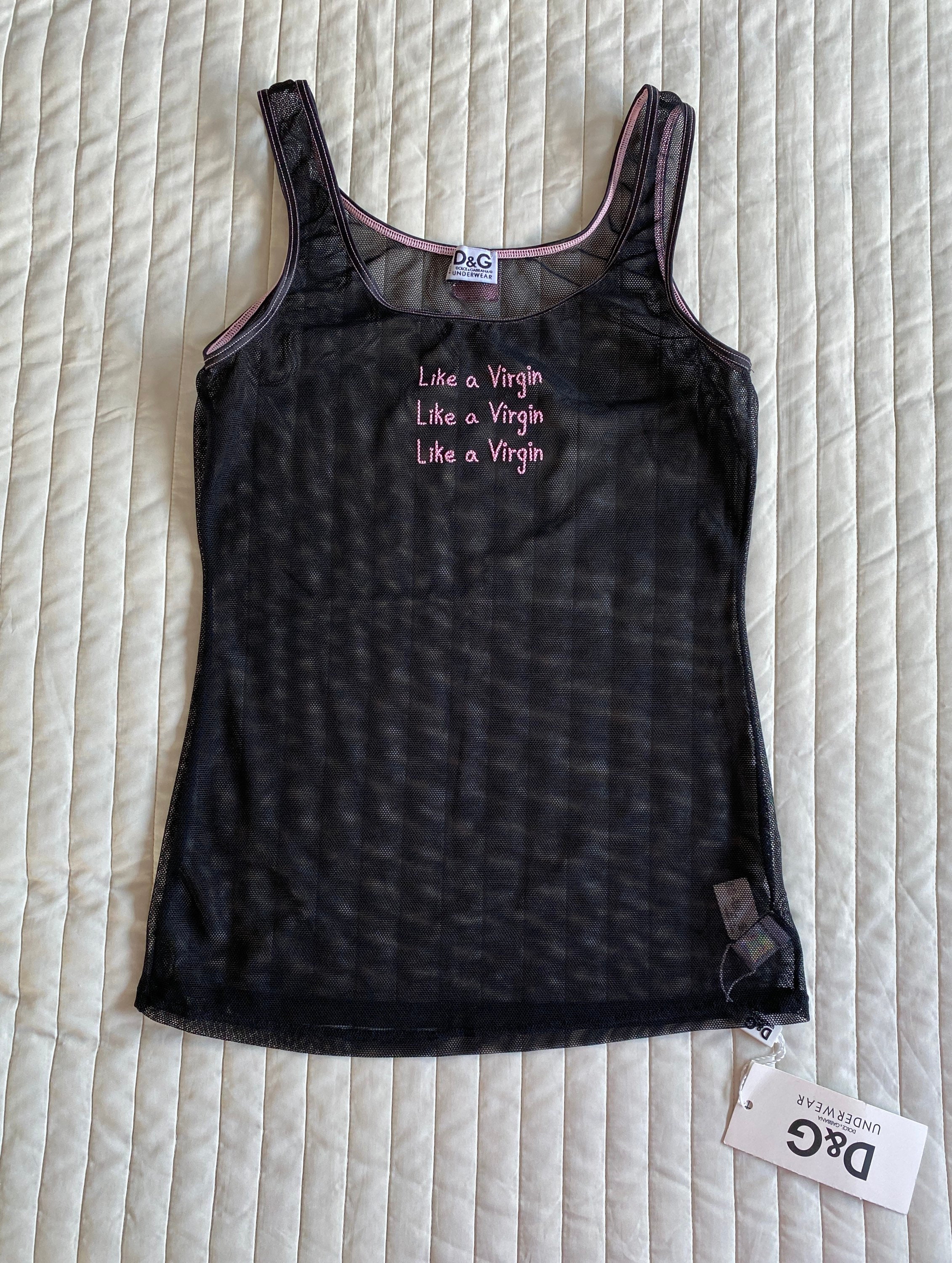 Kleding Dameskleding Tops & T-shirts Tanktops Dolce Gabbana y2k coquette black mesh camisole with pink contrast stitching and the text „Like a virgin“ 