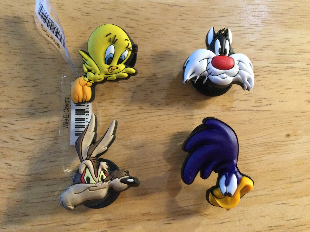 Authentic Jibbitz Shoe Charm - Tweety Sylvester Wild Coyote Road