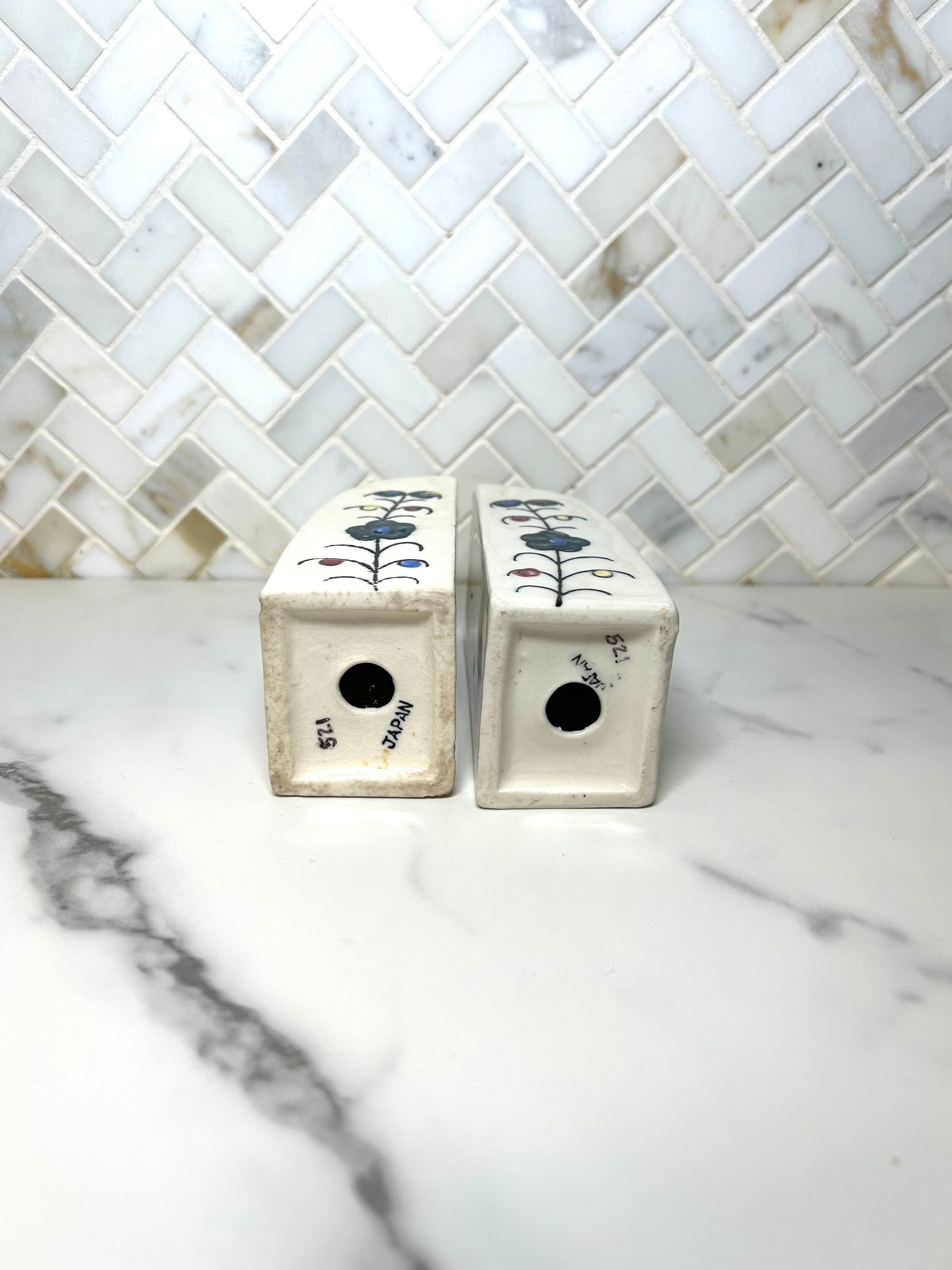 Salungo salt and pepper shakers in blue main image 0