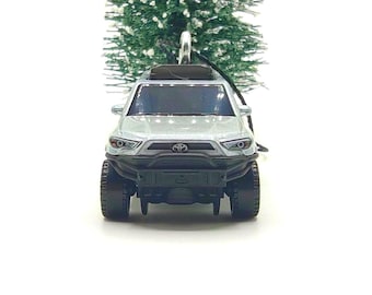 Matchbox 2018 Toyota 4Runner 4 Runner Silver Diecast Metal Ornament (3")