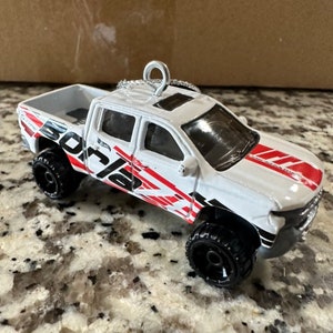 Hot Wheels 2019 Chevy Silverado Trail Boss LT Truck WHITE Christmas tree ornament