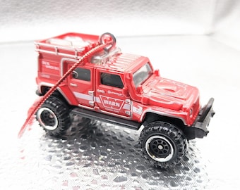 Hot Wheels Jeep Wrangler Superlift RED or WHITE Christmas tree ornament