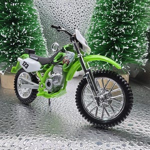 Kawasaki 250 SR motorcycle GREEN Christmas tree ornament