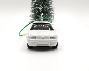 VW Jetta White Diecast Metal Ornament (3")