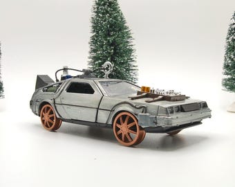 Back to the Future III (Wagon Wheels) Delorean Time Machine Diecast Ornament (5")